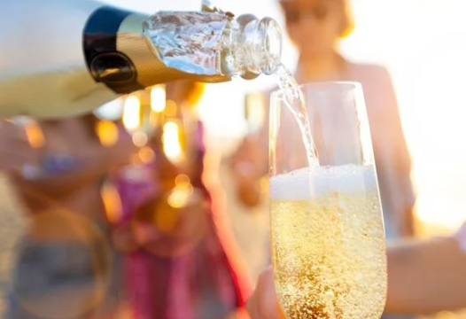 Sparkling Elegance of Fine Bubbles